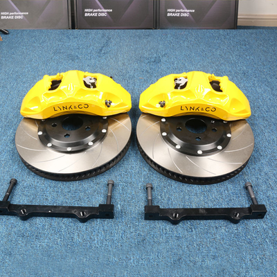 El coche modificó 6 calibradores amarillos del pistón que los calibradores de Audi AK 8N Monoblock cupieron para los bordes de 18-21 pulgadas