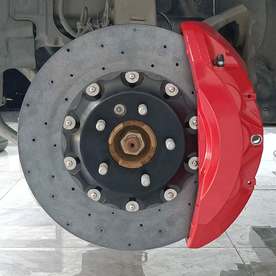 Calibrador de cerámica del alto rendimiento del disco del freno del carbono en el coche