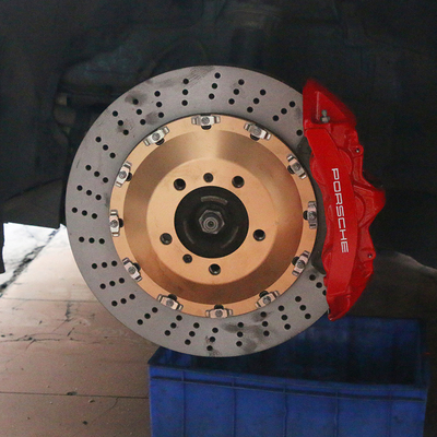 Las pinzas de freno para automóviles Porsche se actualizan a la pinza roja GT6 6 POT para mejorar la potencia de frenado