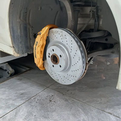 Las pinzas de freno de coche Mercedes Benz C200 mejoran 6 pinzas de pote y discos de 355 mm